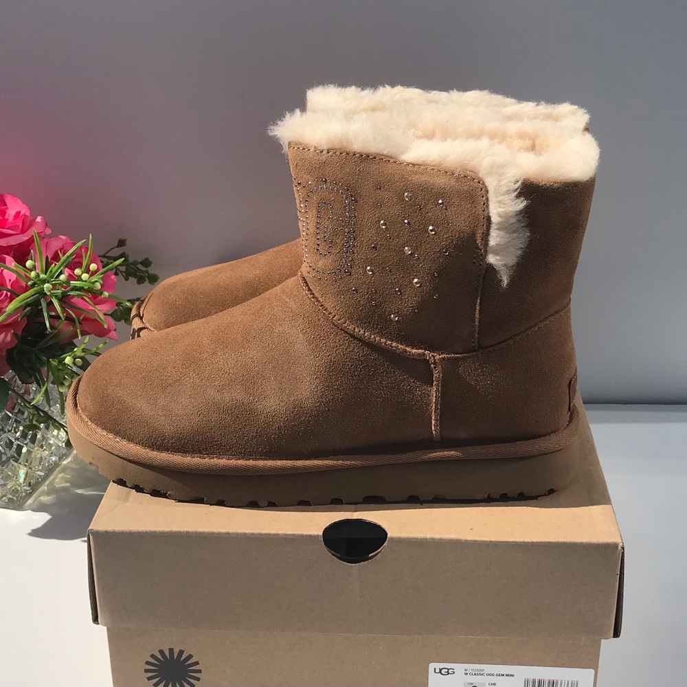 UGG Classic UGG Gem Mini Boot - Picture 5 of 10